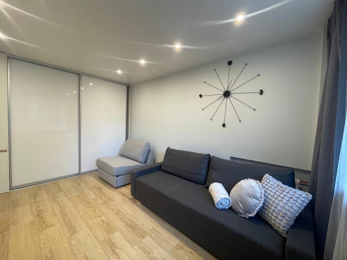 Modern 1Br Haven Near Two Parks Lejlighed Riga Eksteriør billede