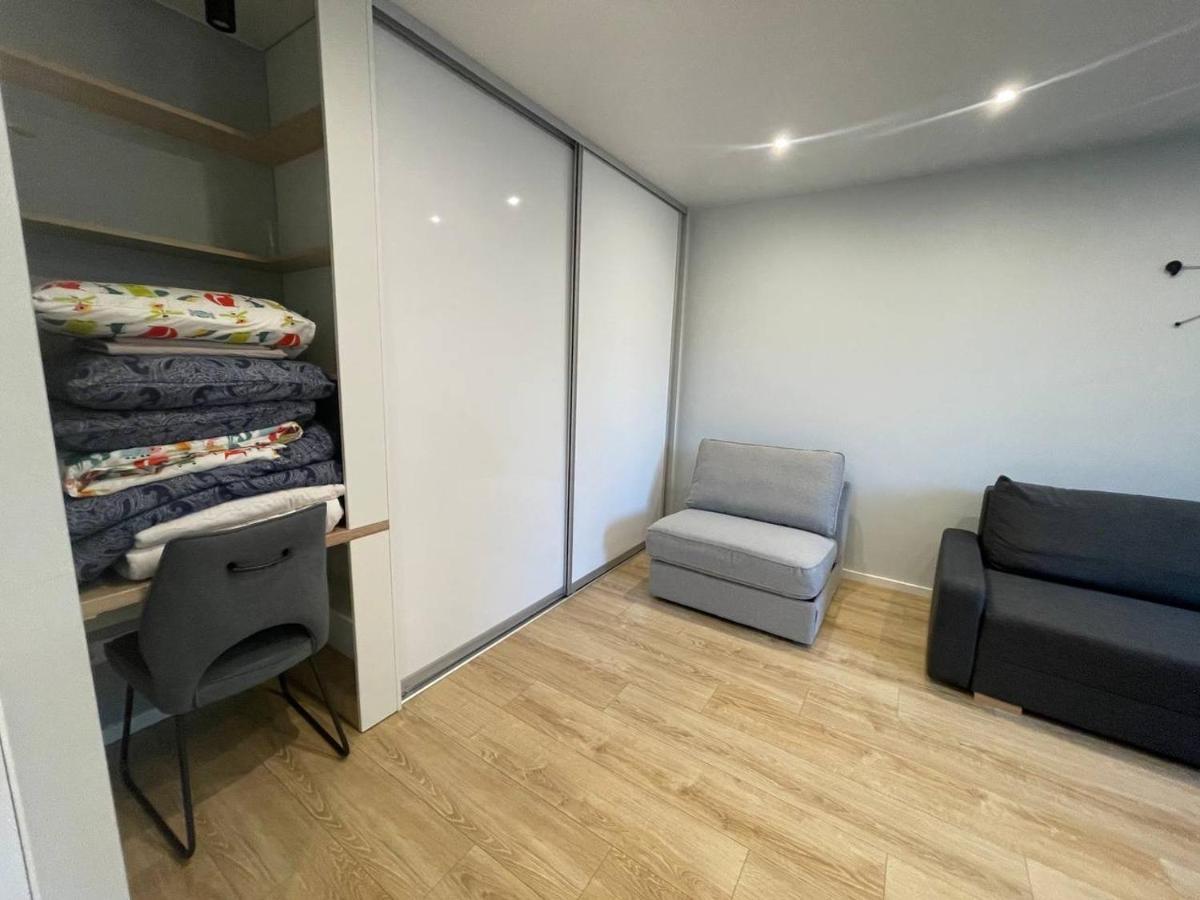 Modern 1Br Haven Near Two Parks Lejlighed Riga Eksteriør billede