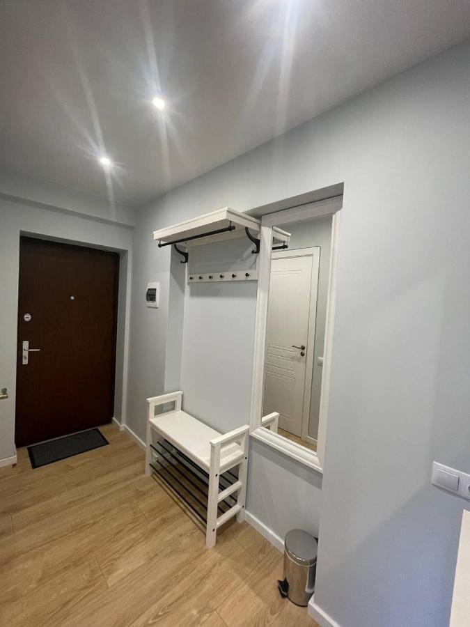 Modern 1Br Haven Near Two Parks Lejlighed Riga Eksteriør billede